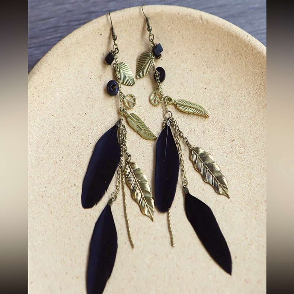 Boho Feather Beaded Earrings NEW 🏷️